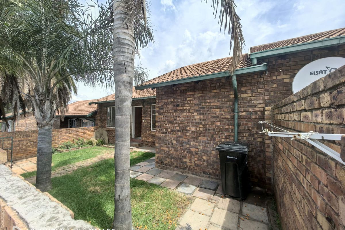 Semi Detached For Sale In Kempton Park - Photo 2
