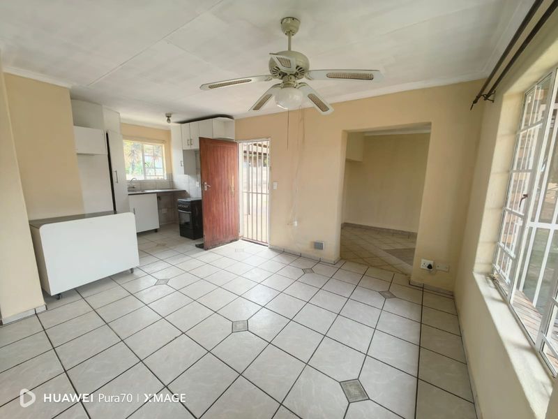 Semi Detached For Sale In Kempton Park - Photo 7