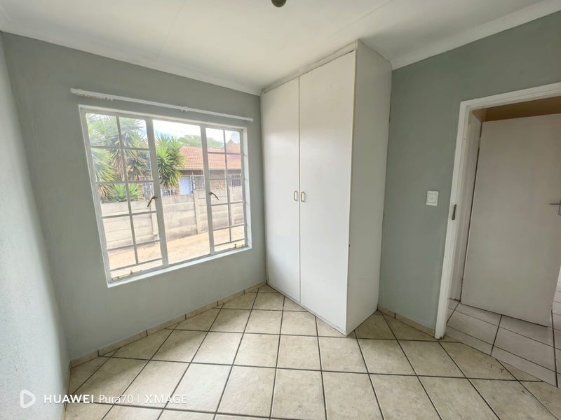 Semi Detached For Sale In Kempton Park - Photo 6