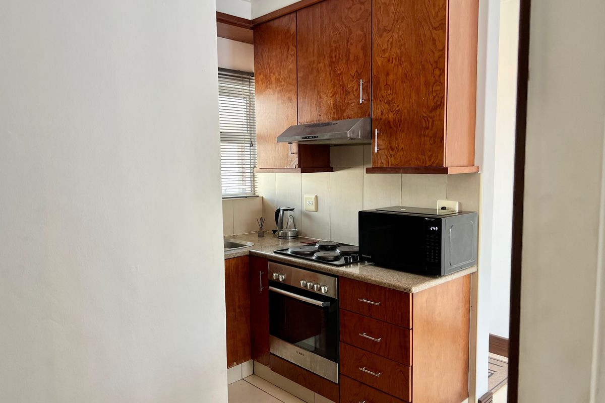 Spacious One Bedroom Apartment for Sale at Aldrovande Palace - Photo 5