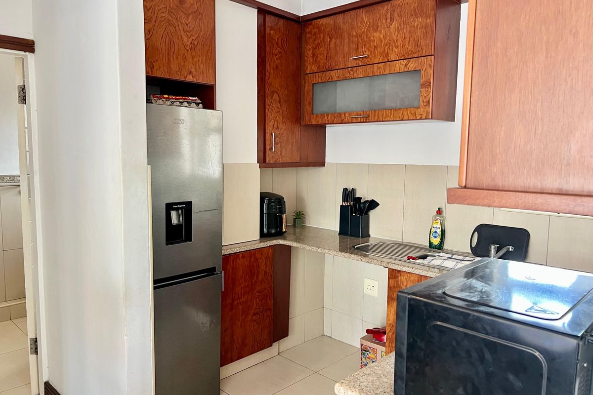 Spacious One Bedroom Apartment for Sale at Aldrovande Palace - Photo 3