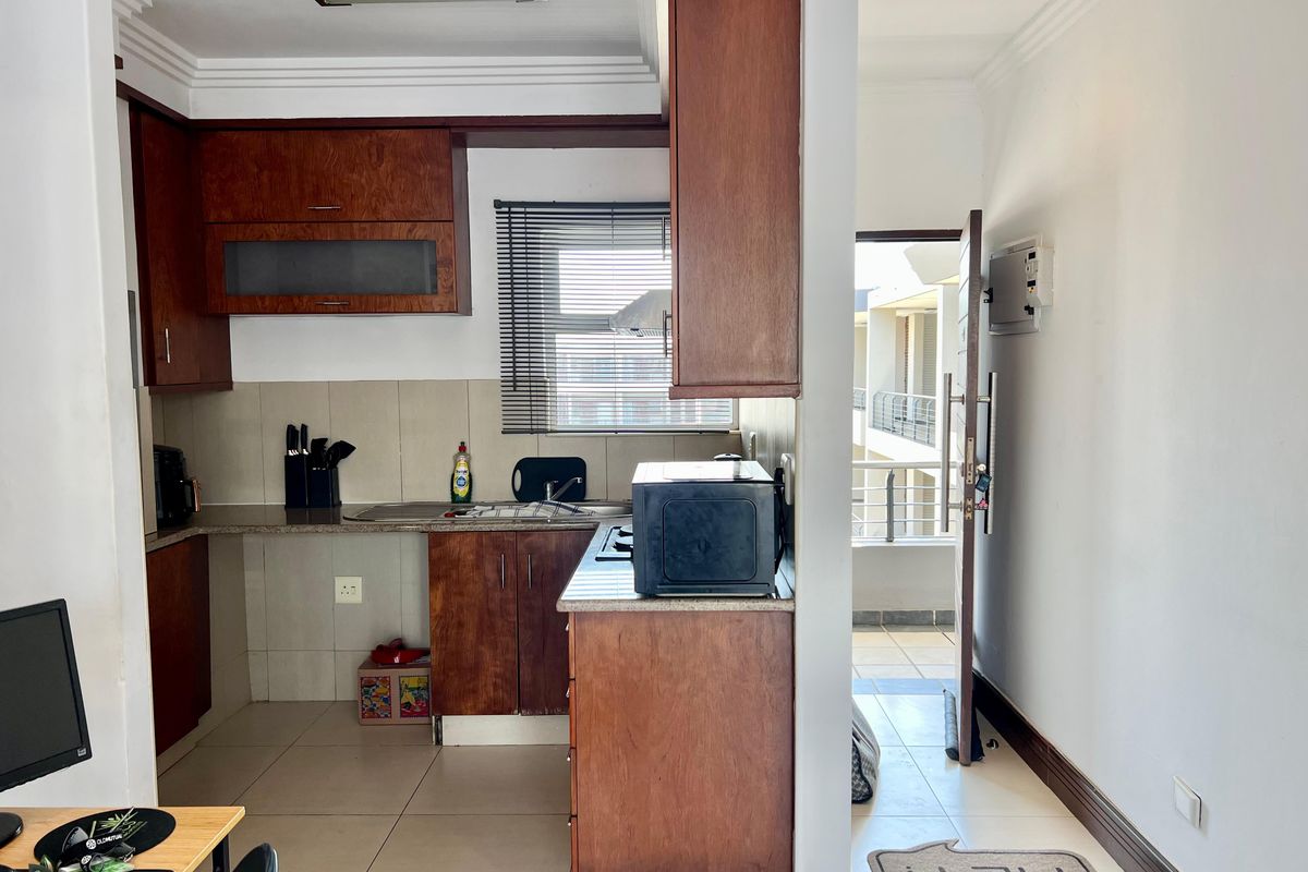 Spacious One Bedroom Apartment for Sale at Aldrovande Palace - Photo 4