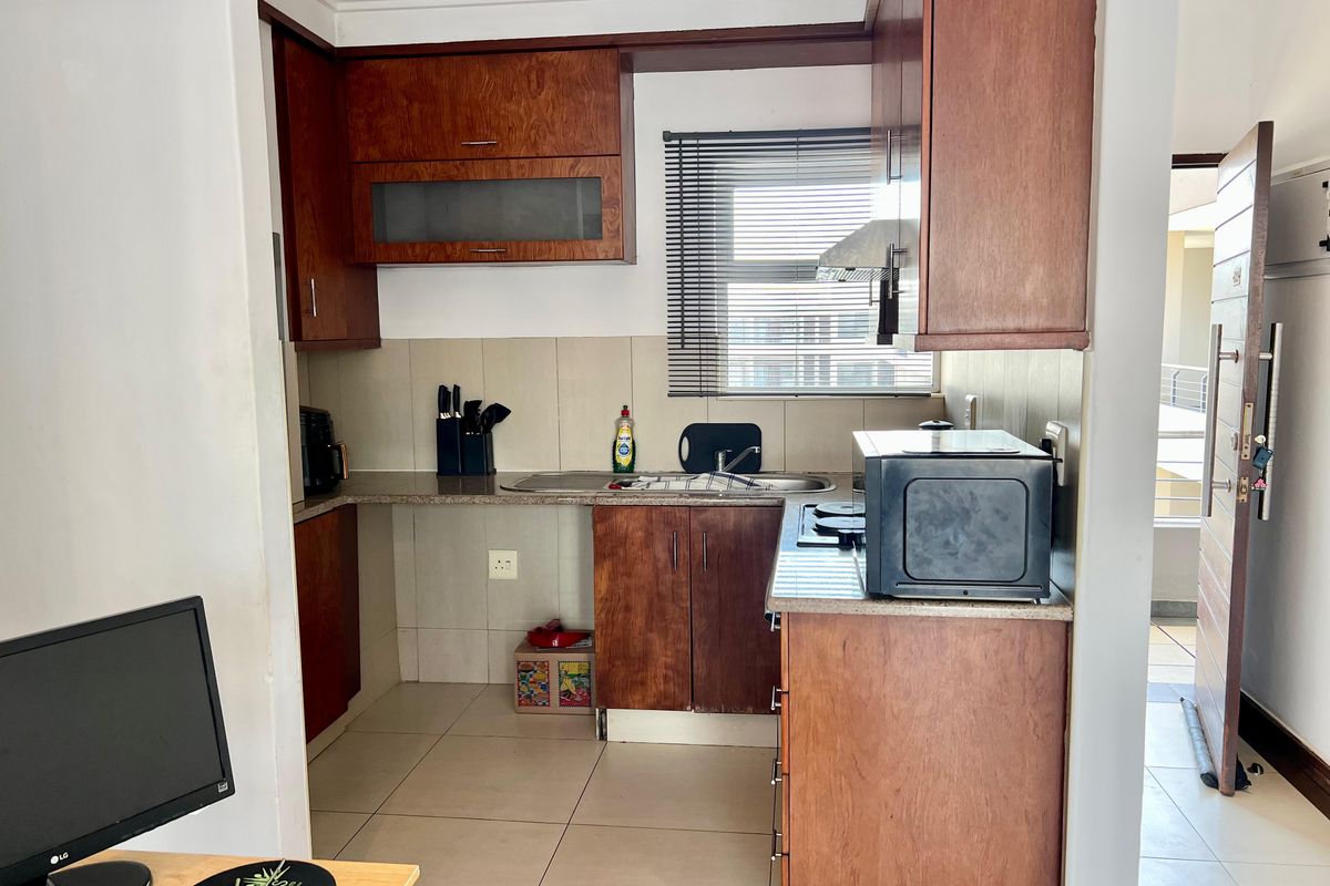 Spacious One Bedroom Apartment for Sale at Aldrovande Palace - Photo 2