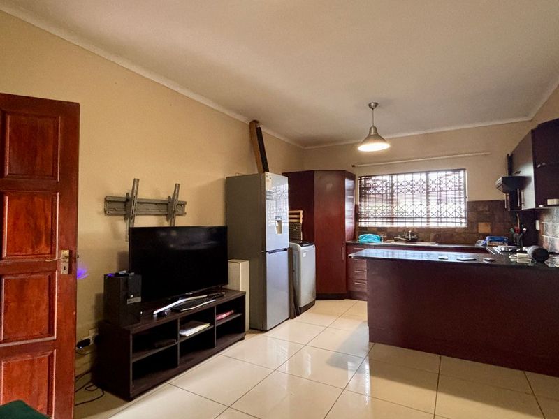 2 BEDROOM APARTMENT TO LET - Photo 4