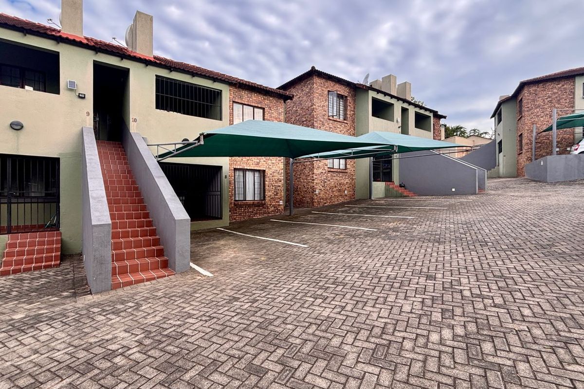 2 BEDROOM APARTMENT TO LET - Photo 2