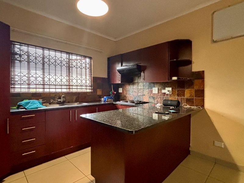 2 BEDROOM APARTMENT TO LET - Photo 3