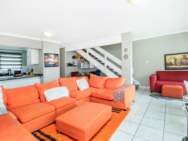 Townhouse For Sale In Sandton - Photo 4