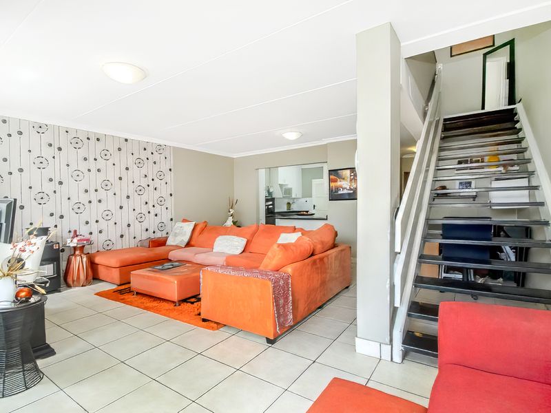 Townhouse For Sale In Sandton - Photo 3