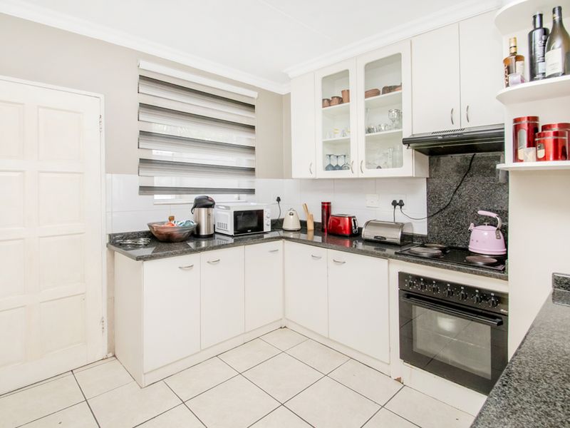 Townhouse For Sale In Sandton - Photo 6