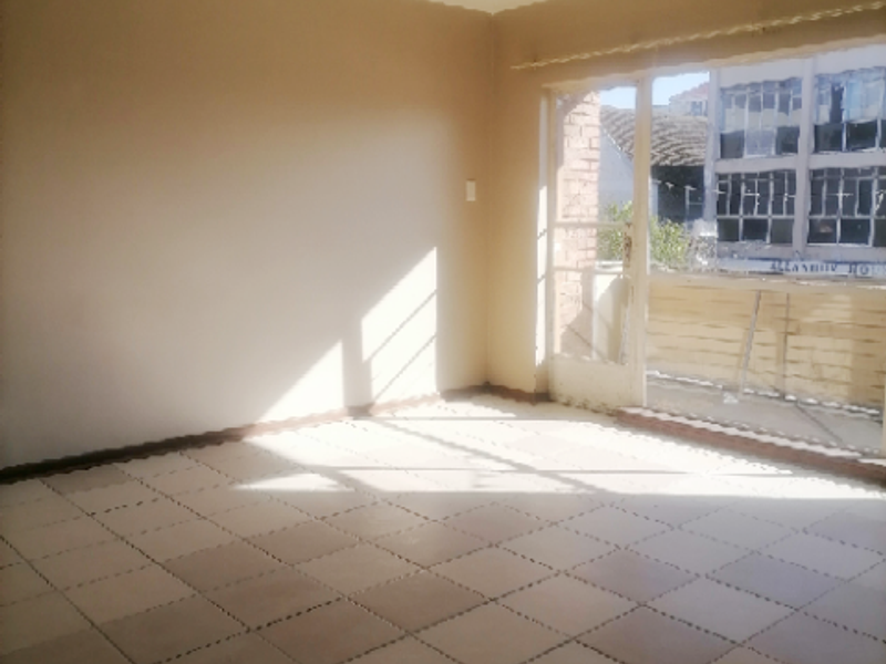2 BED 1 BATH APARTMENT FOR SALE - Photo 5