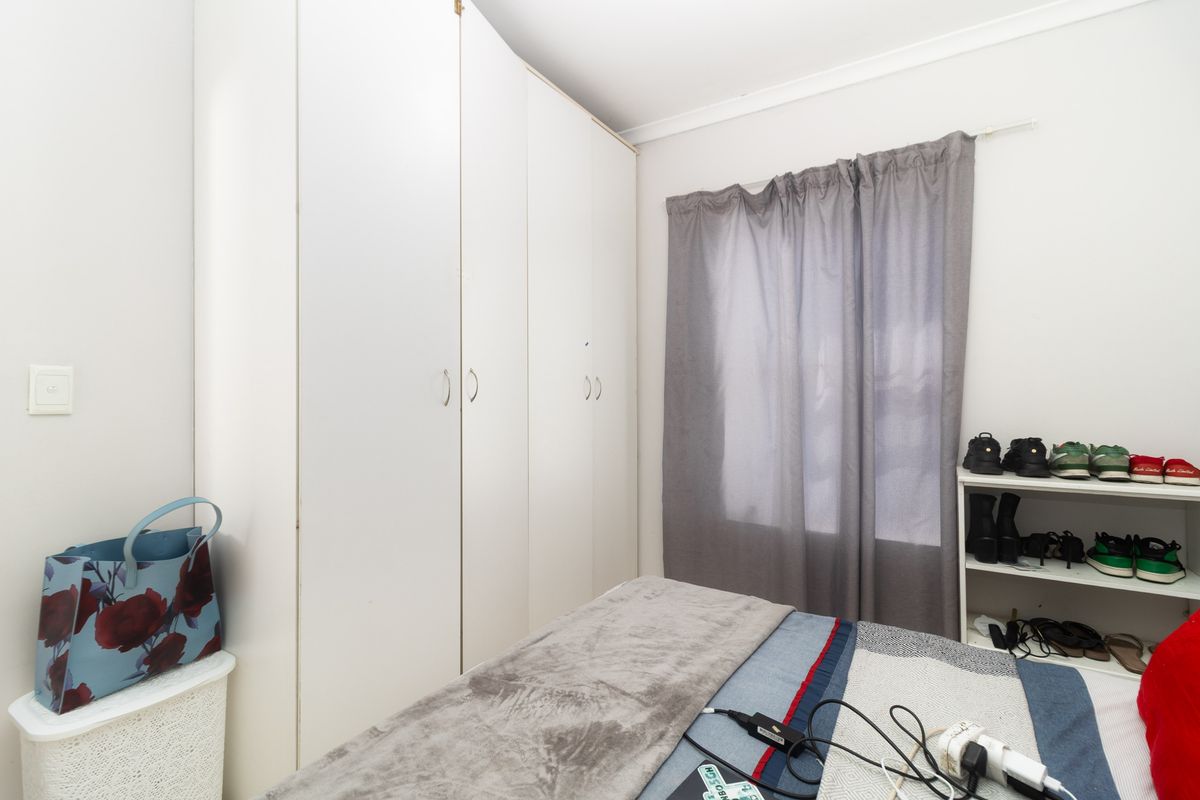 Cozy 2 Bedroom in Parklands - Photo 5