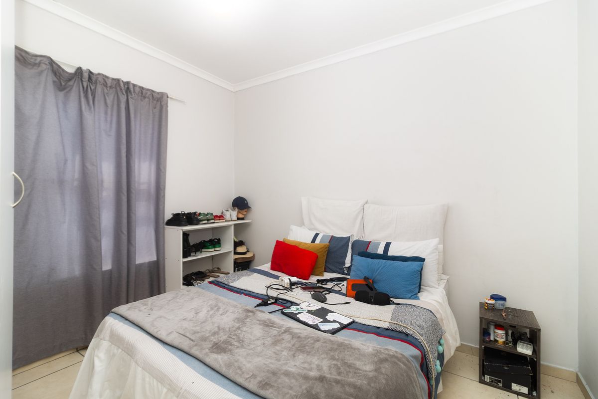 Cozy 2 Bedroom in Parklands - Photo 4