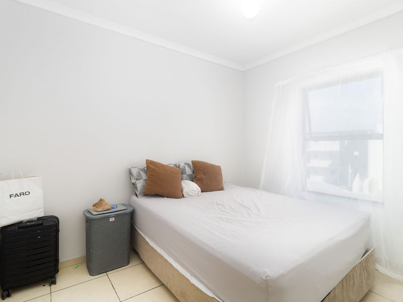 Cozy 2 Bedroom in Parklands - Photo 6