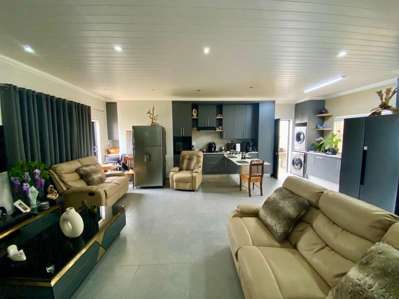 2 bedroom retirement unit to rent - Photo 8