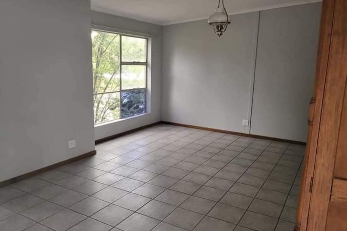 Cozy penthouse suite with Stunning Hartbeespoort Dam Views in Ifafi - Photo 5