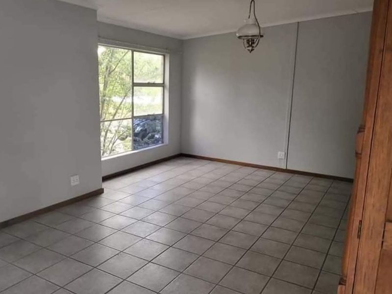 Cozy penthouse suite with Stunning Hartbeespoort Dam Views in Ifafi - Photo 5