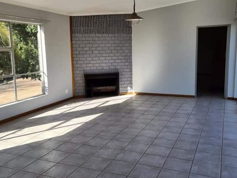 Cozy penthouse suite with Stunning Hartbeespoort Dam Views in Ifafi - Photo 6