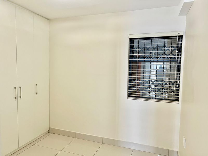 3 Bedroom and 2 Bathroom Apartment for Sale at The Madison - Photo 9