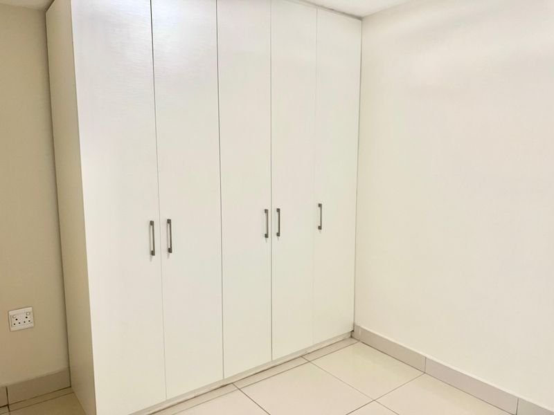 3 Bedroom and 2 Bathroom Apartment for Sale at The Madison - Photo 10