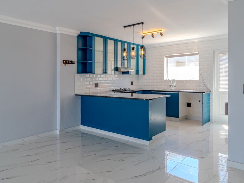 Coastal Rental with Incredible Views in a Secure Big Bay Estate - Photo 4