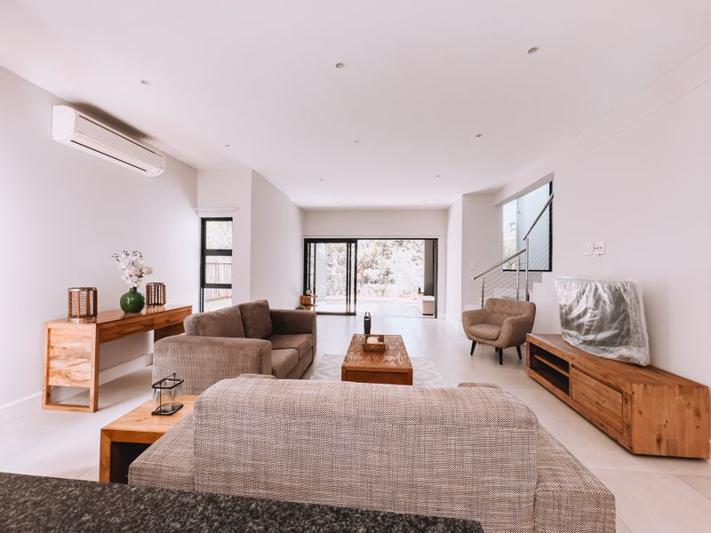 3 Bedroom Family Home in Brettenwood Coastal Estate - Photo 2