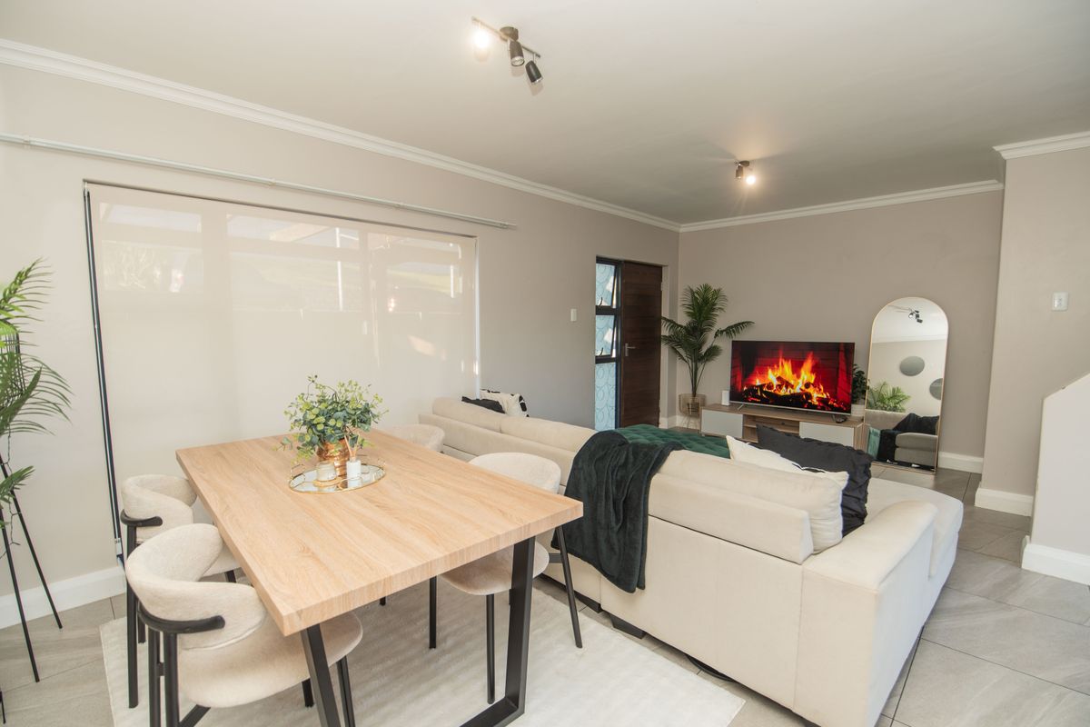 3 BED DUPLEX FOR SALE IN WESTERING - Photo 5