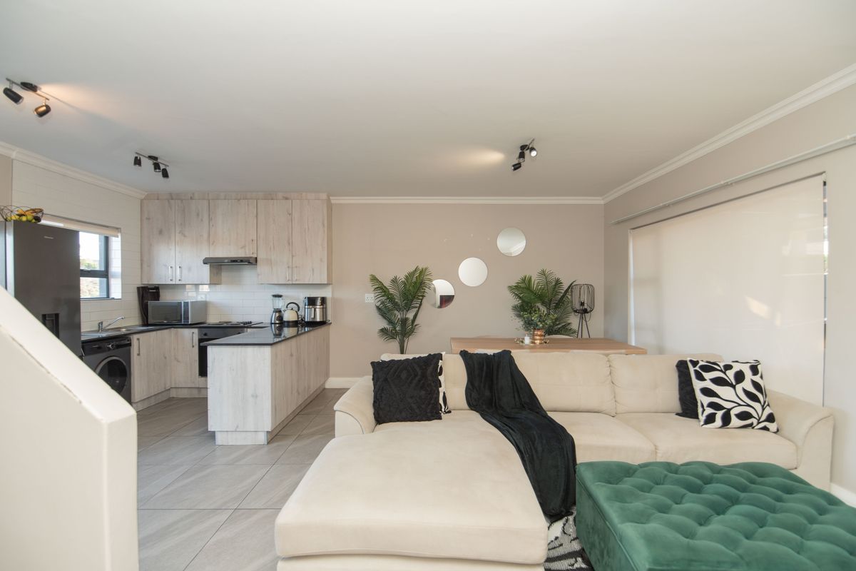 3 BED DUPLEX FOR SALE IN WESTERING - Photo 2