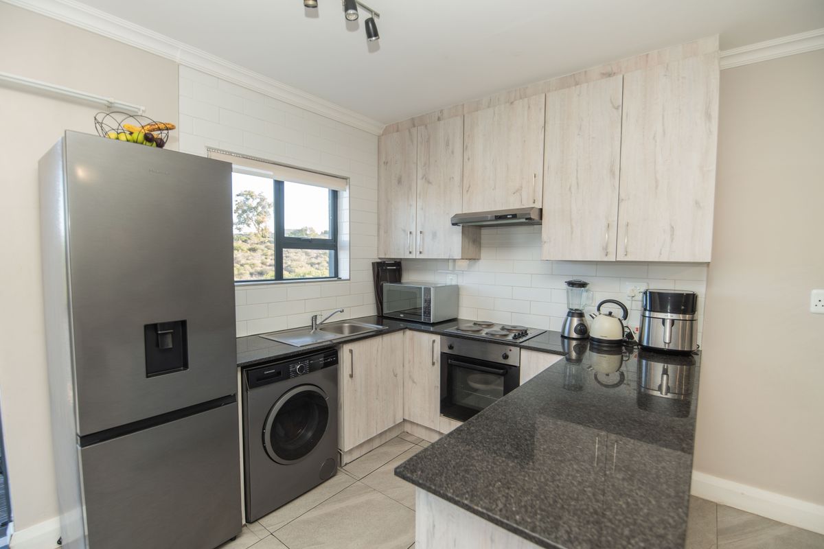 3 BED DUPLEX FOR SALE IN WESTERING - Photo 4