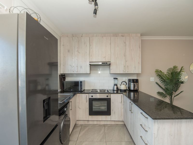 3 BED DUPLEX FOR SALE IN WESTERING - Photo 3