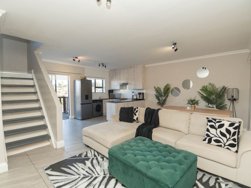 3 BED DUPLEX FOR SALE IN WESTERING - Photo 1
