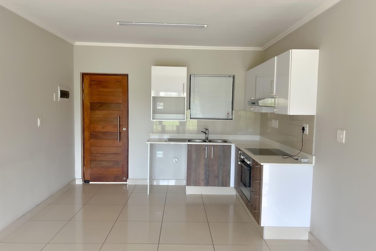 Sophisticated 2 Bedroom and 2 Bathroom Apartment in Umhlanga Central - Photo 5