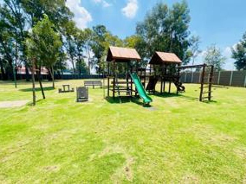 Secure 1-Bedroom Ground Floor Investment Gem!! - Photo 4