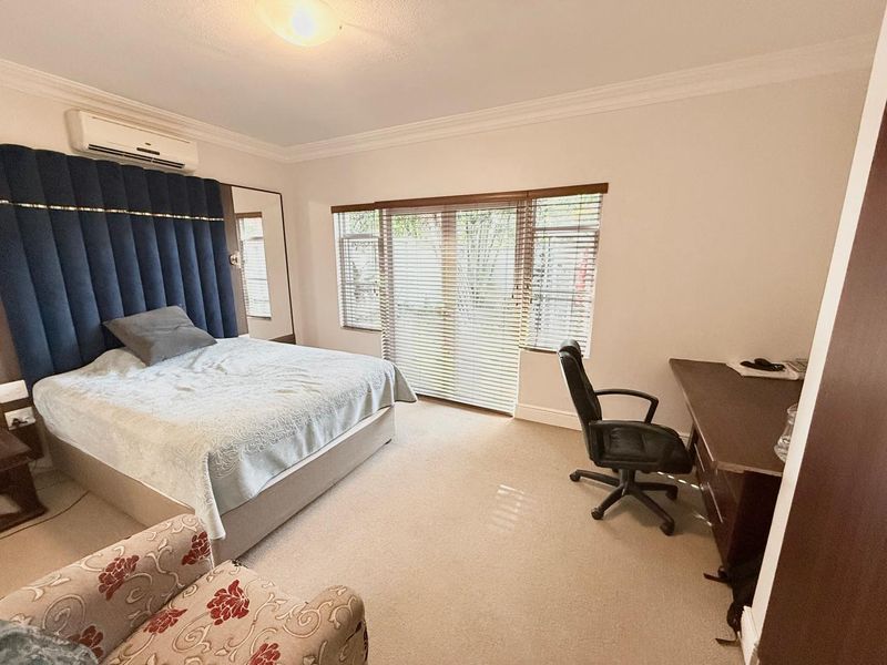 Stunning 5-Bedroom Home in Umhlanga with Breathtaking Sea Views - Photo 10