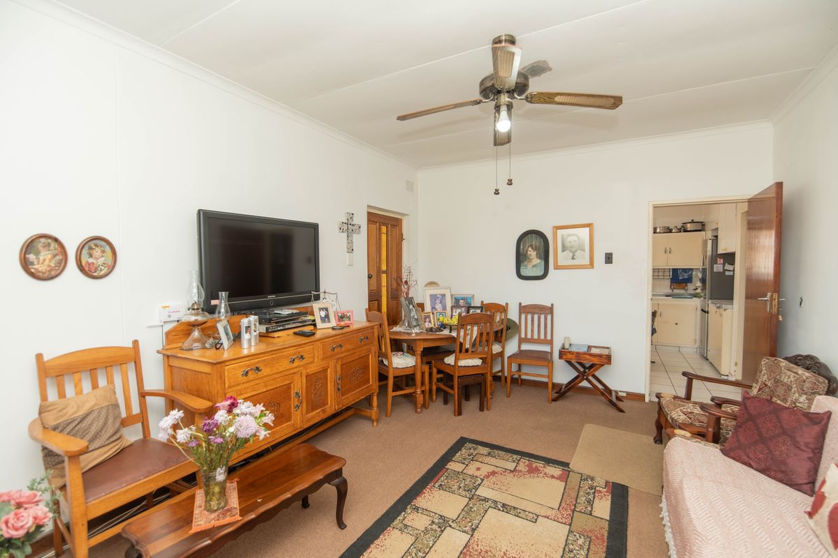 3 BED 2 BATH HOUSE FOR SALE - Photo 4