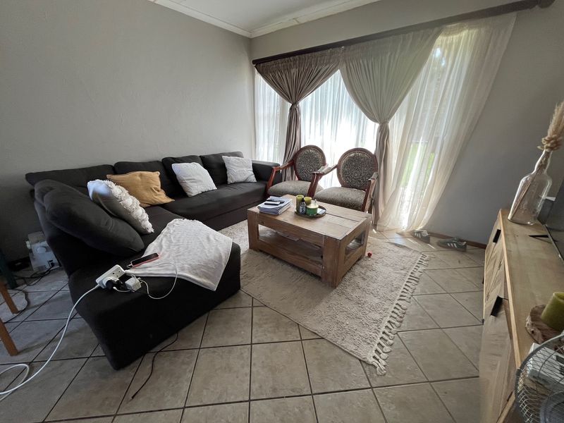 2 Bedroom House to Let in Stonehenge - Photo 5