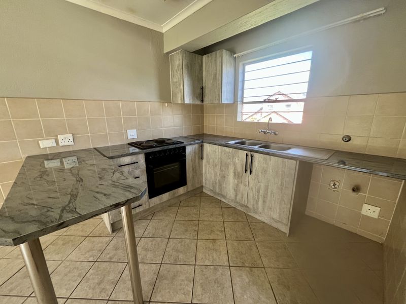 2 Bedroom House to Let in Stonehenge - Photo 3