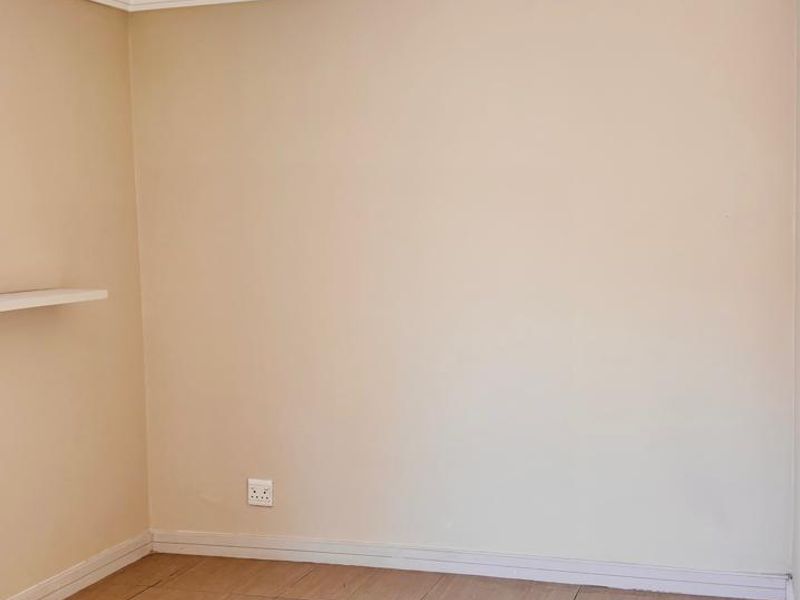 Beautiful Family Home in Palm Lakes Estate, 4 bedrooms and 3 bathrooms - Photo 10