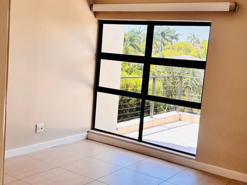 Beautiful Family Home in Palm Lakes Estate, 4 bedrooms and 3 bathrooms - Photo 9