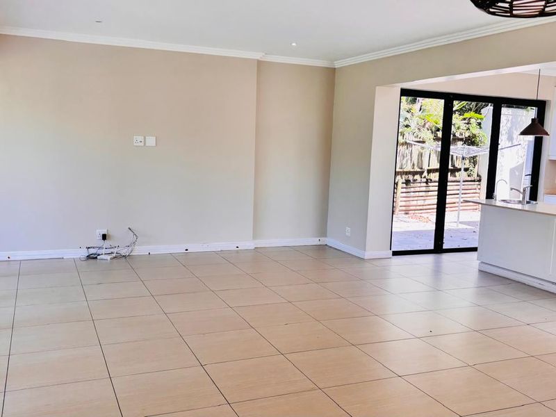 Beautiful Family Home in Palm Lakes Estate, 4 bedrooms and 3 bathrooms - Photo 8