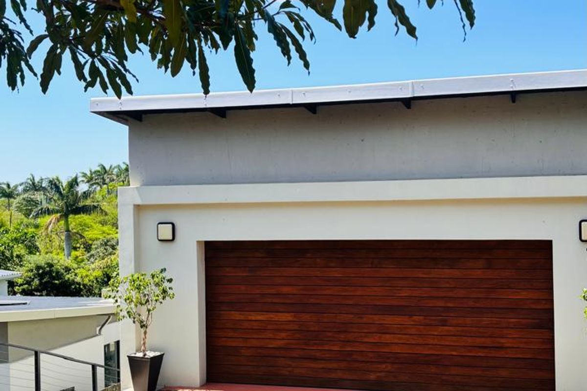 Beautiful Family Home in Palm Lakes Estate, 4 bedrooms and 3 bathrooms - Photo 2