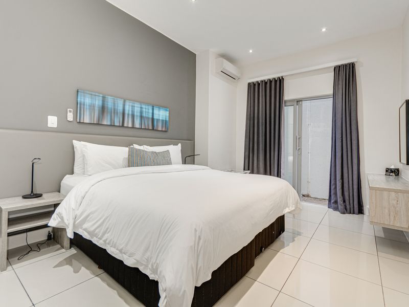 Stylish Fully Furnished 2-Bed Apartment in the Heart of Rosebank - Photo 8