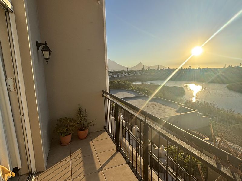 Loft Apartment to Rent in Century on Lake – Century City - Photo 6