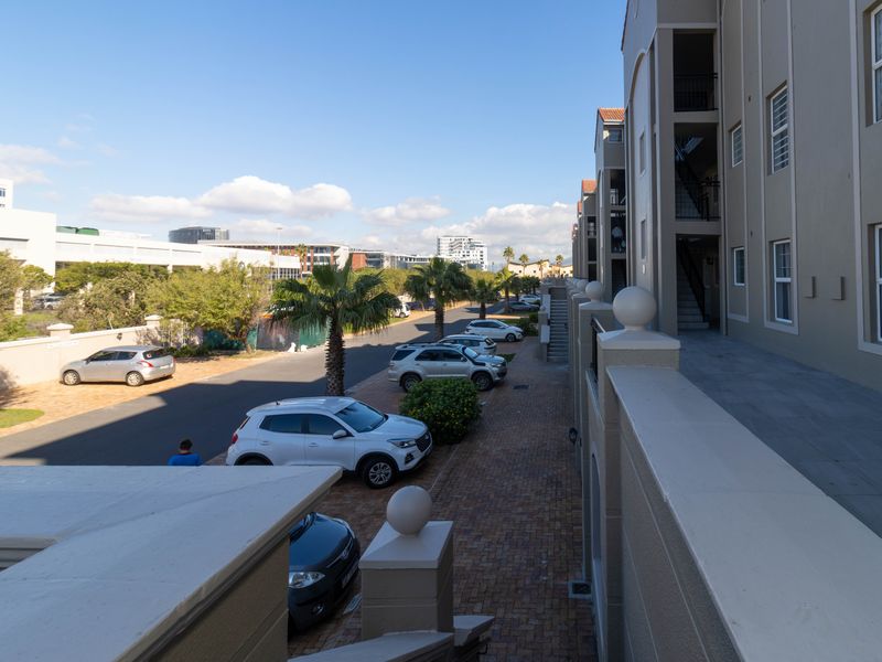Loft Apartment to Rent in Century on Lake – Century City - Photo 6