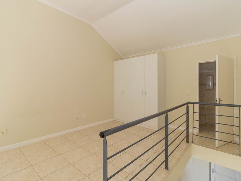 Loft Apartment to Rent in Century on Lake – Century City - Photo 8