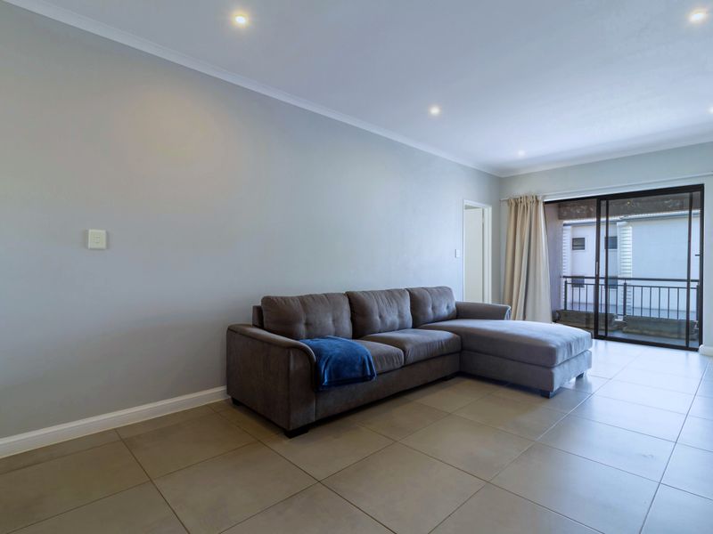 Modern 2-Bedroom Apartment in Secure 7 on Middle Estate - Photo 4