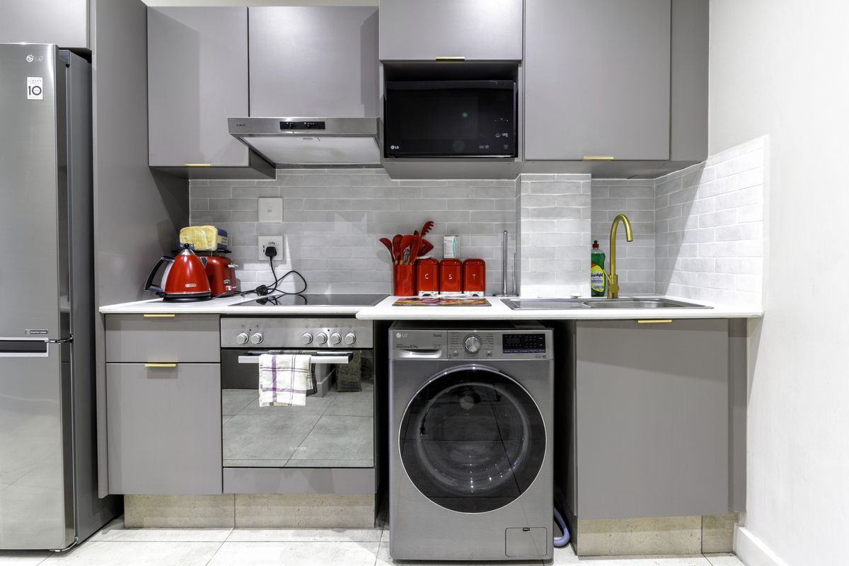 Stylish 1-Bedroom Apartment in Iconic BlackBrick 2, Sandton - Photo 2