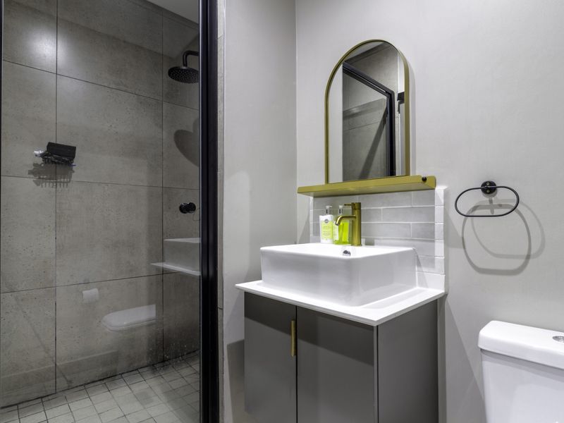 Stylish 1-Bedroom Apartment in Iconic BlackBrick 2, Sandton - Photo 4