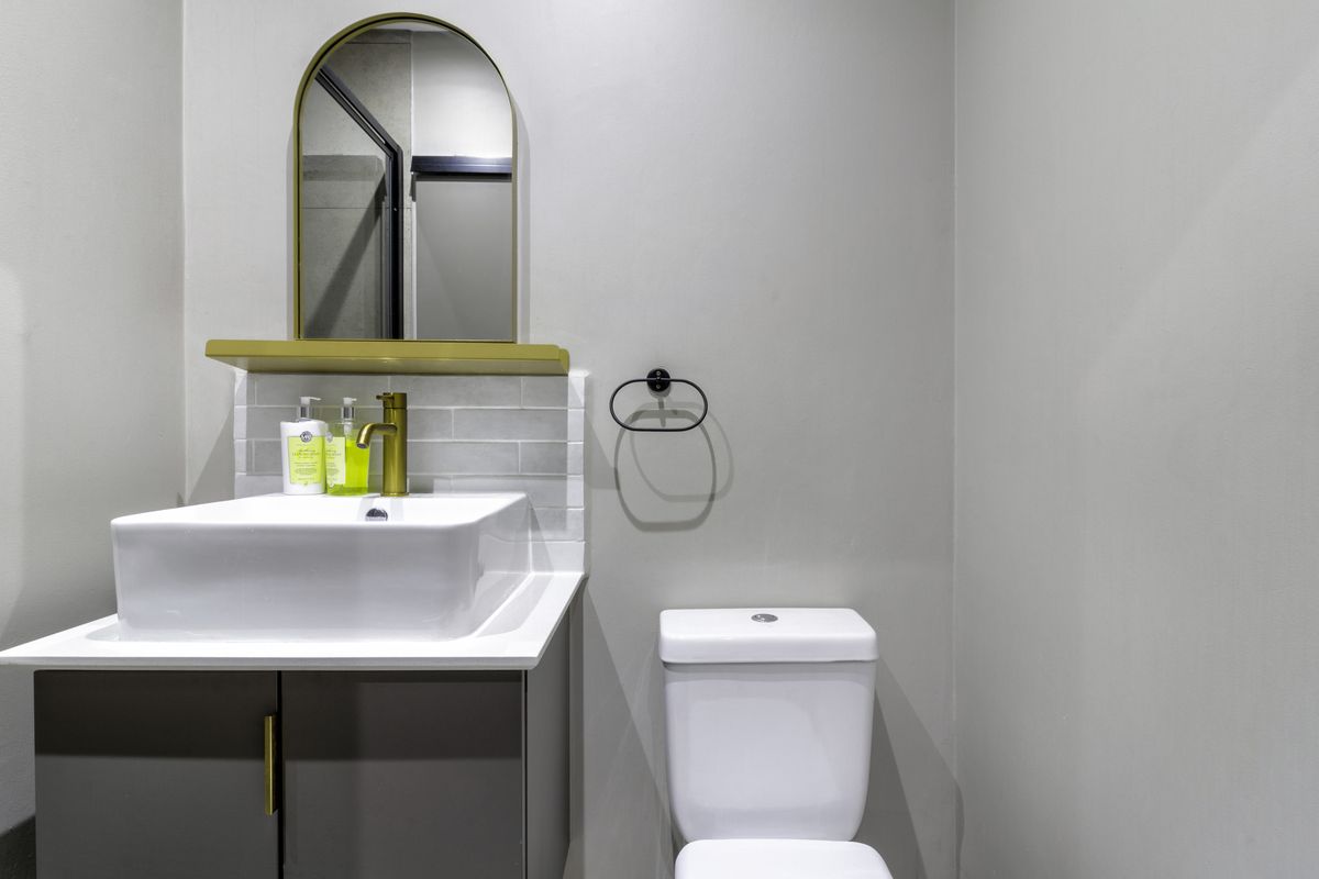 Stylish 1-Bedroom Apartment in Iconic BlackBrick 2, Sandton - Photo 5