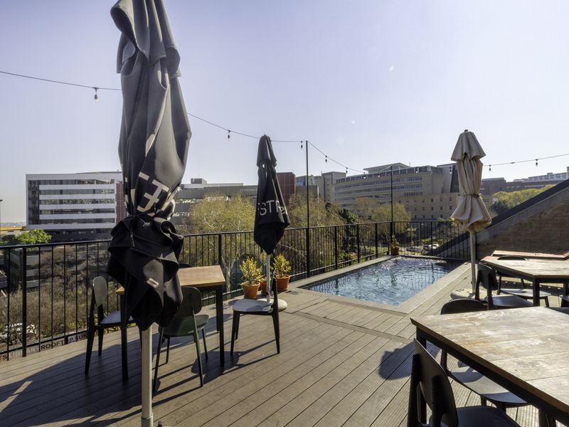 Stylish 1-Bedroom Apartment in Iconic BlackBrick 2, Sandton - Photo 9
