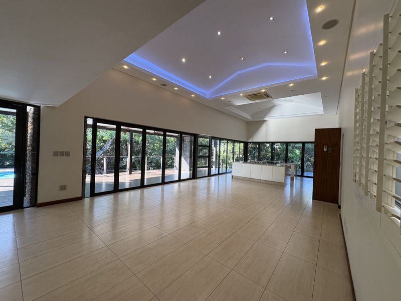 LUXURY ESTATE LIVING. - Photo 3